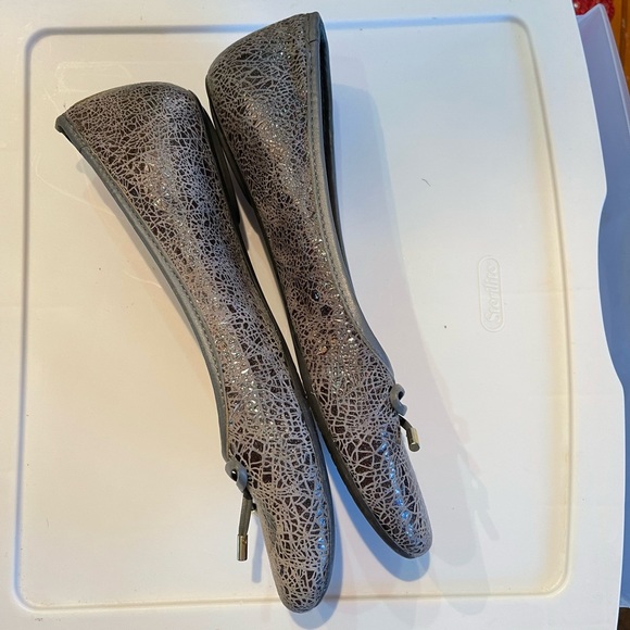 Van Eli flats.  Size 7.  Rubber soles. - Picture 2 of 5